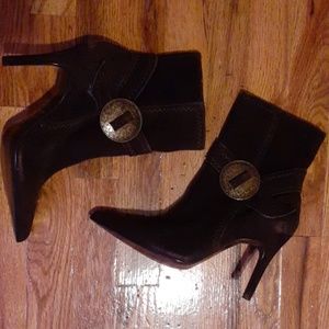 Genuine leather boots. Dark brown. Suede.